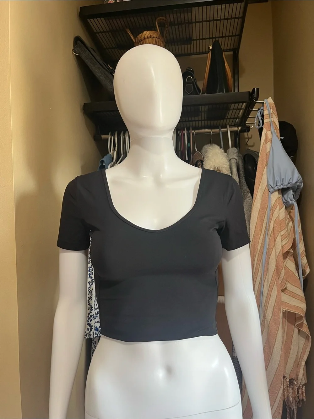 lululemon athletica fitted scoop